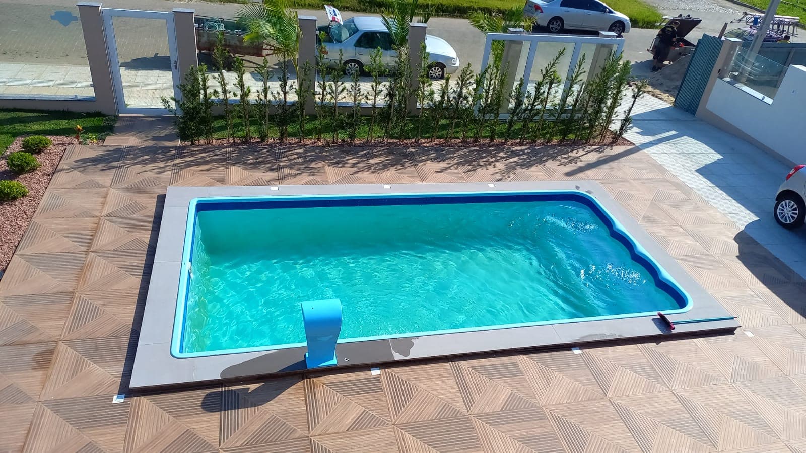Piscina de fibra con terminaciones premium